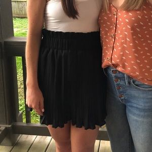 Vestique Pleated High Waisted Skort